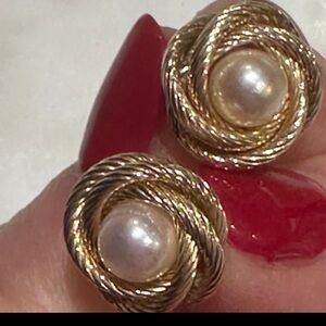 14K YELLOW GOLD PEARL STUD EARRINGS